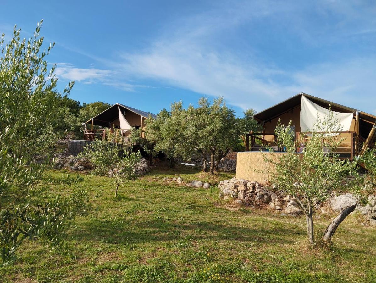 Hotel Prima Insula Glamping Brusici Exterior foto