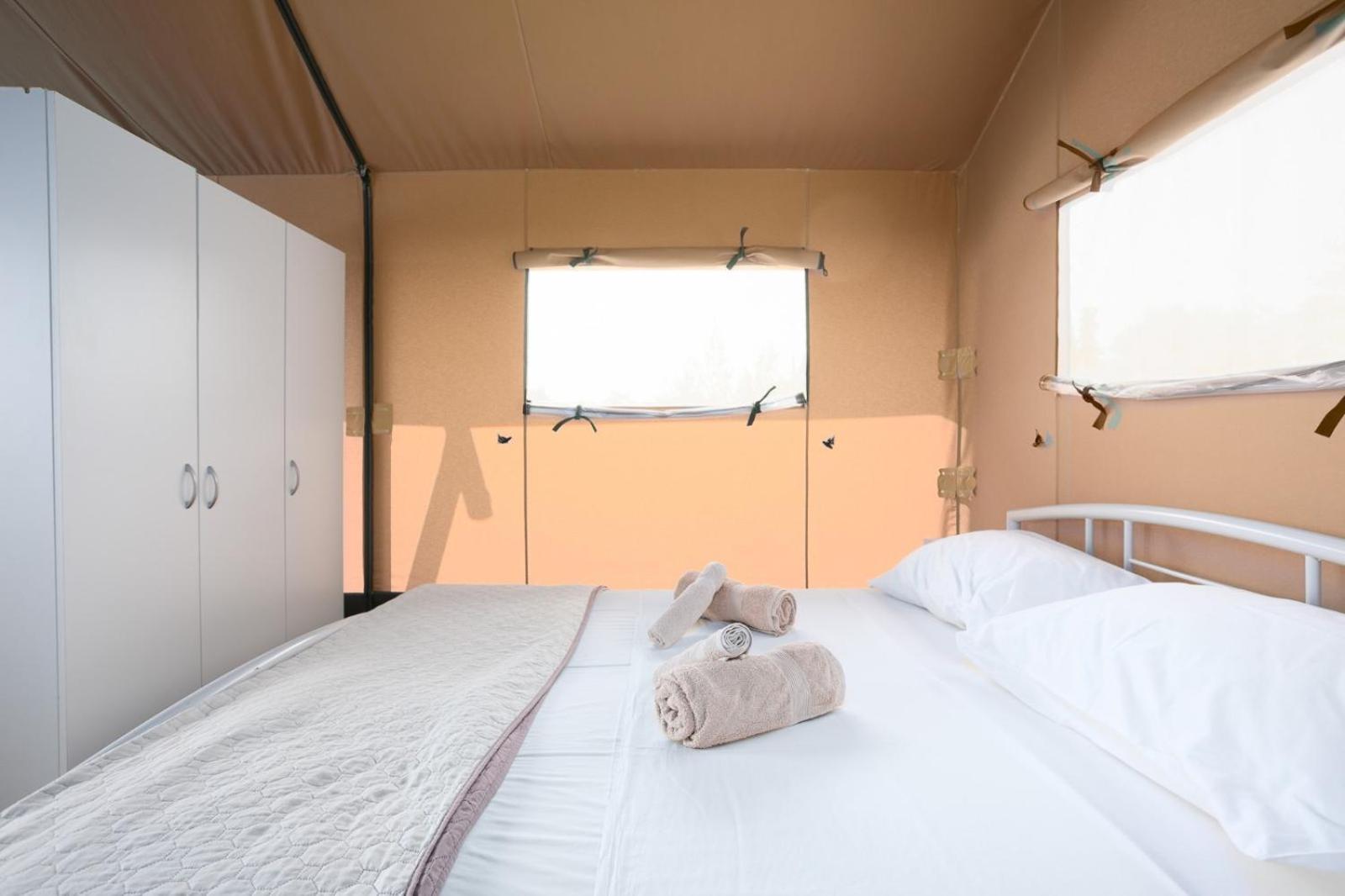 Hotel Prima Insula Glamping Brusici Exterior foto